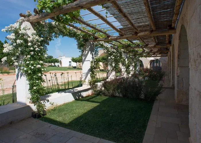 מלון Masseria Santo Scalone 4*